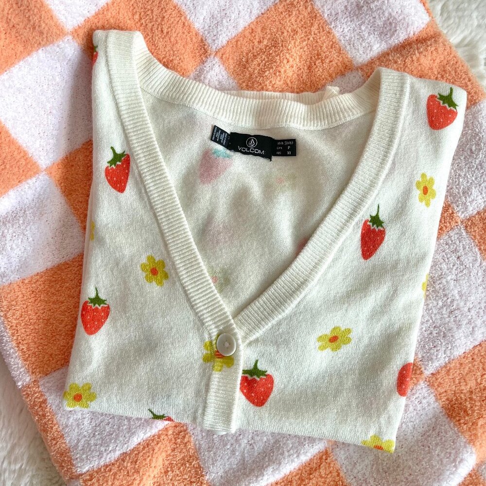 NEW Volcom Strawberry Daisy Short Sleeve Cardigan Size Small